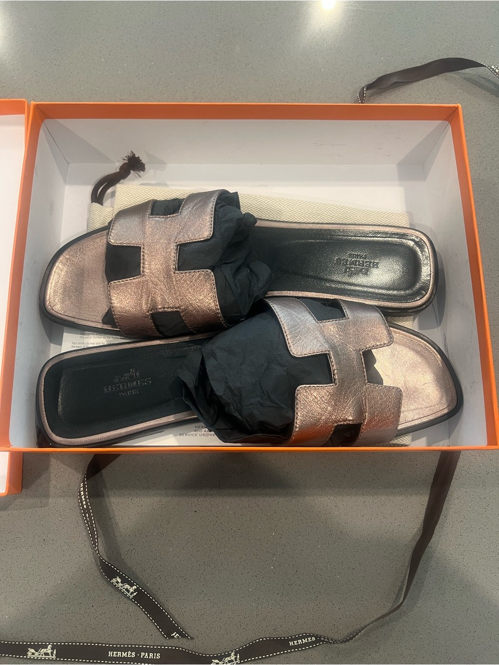 Hermes Metallic Rose Gold Oran Leather Slide Sandals - Women